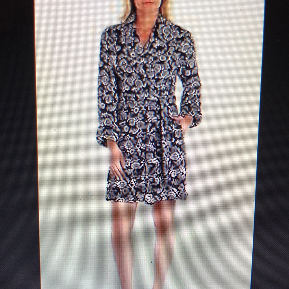 Lucky Brand Navy Blue and White Floral Robe plush